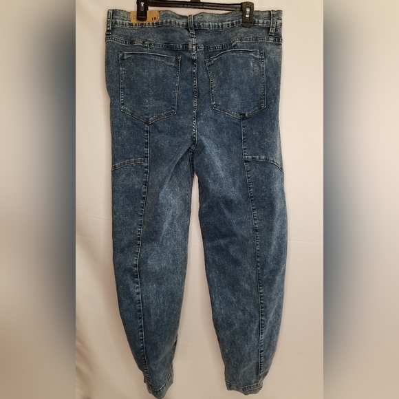 BLUE TURTLE | Medium Blue High Waist Denim Jeans (Size: 18) - Picture 2 of 7